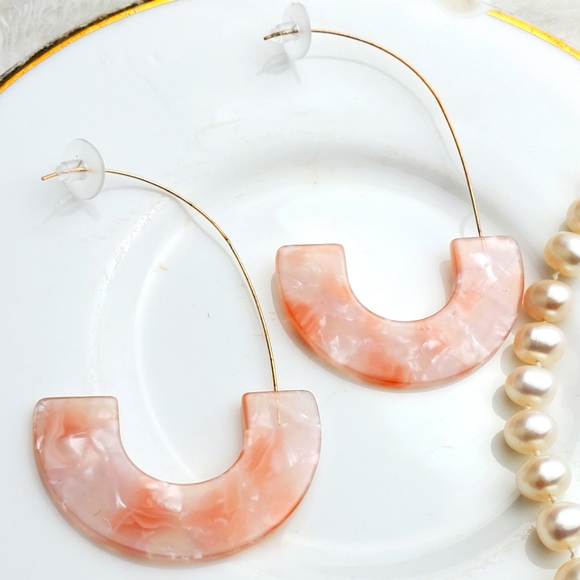 🌟5/$25 Pink Marble Boho large Earrings - Picture 1 of 2